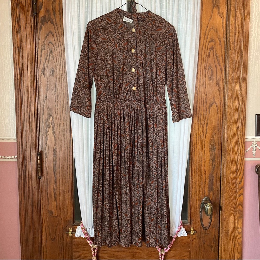 Vintage Nelly Don paisley dress button front with belt and pleated skirt